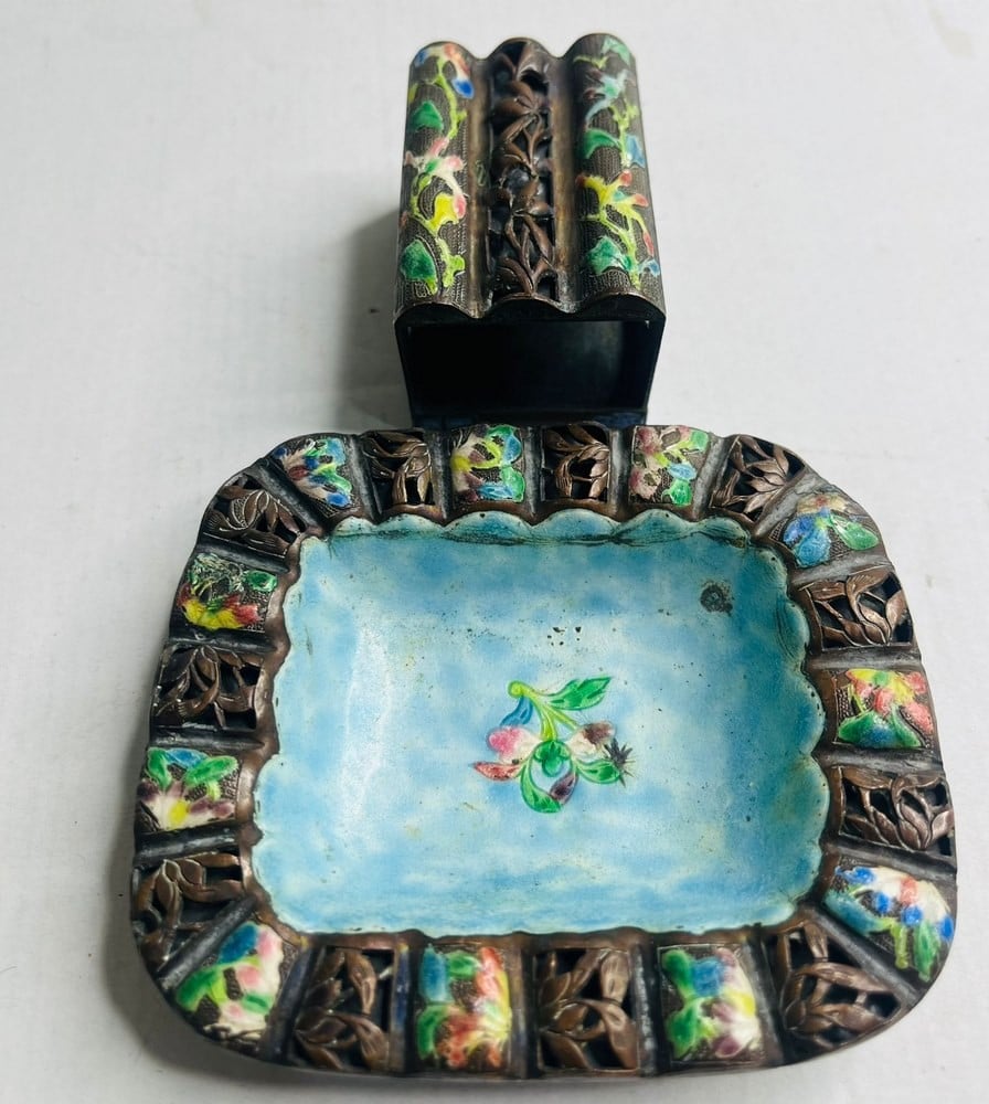 General Items Two Pieces Of Chinese Jewelry-43577 | Mzad