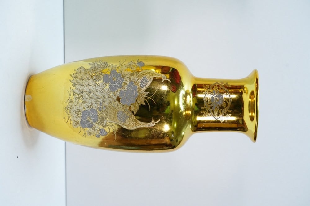 Set of Ornate Golden Vases - 7