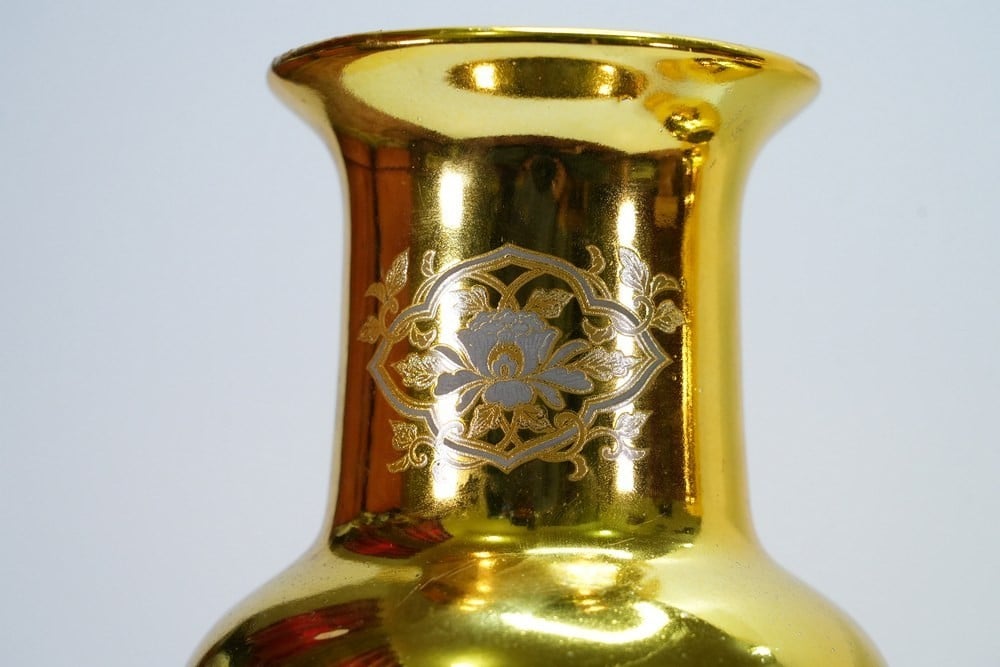 Set of Ornate Golden Vases - 4