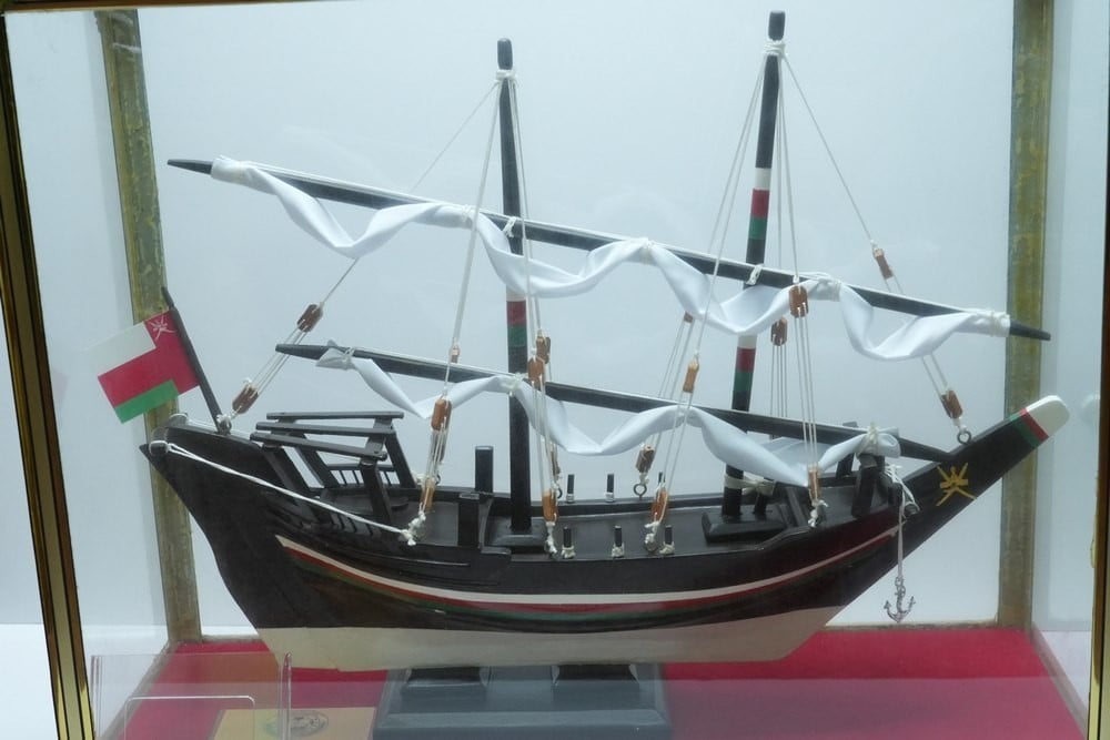 Traditional Arab Sailing Ship Model in Glass Case - 4