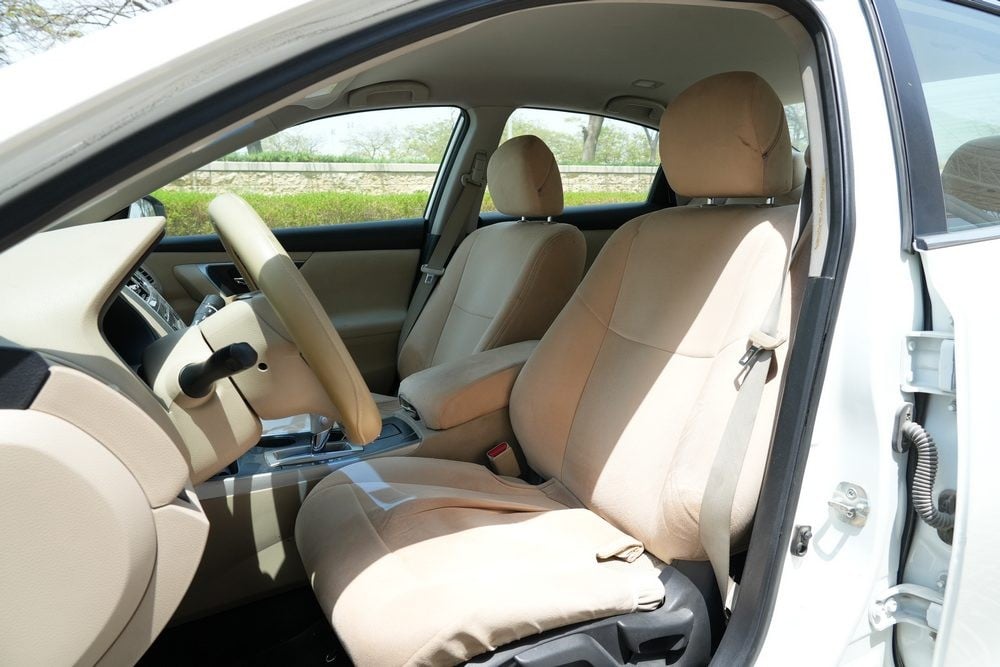 Nissan Altima Sedan Model 2015, C-11065 - 9