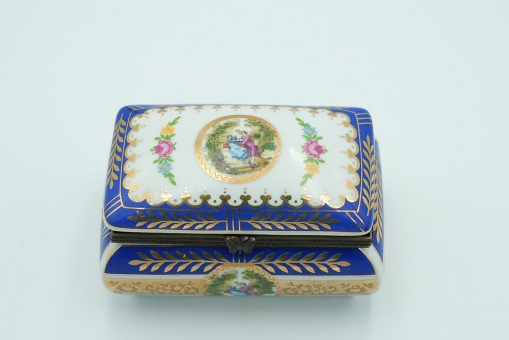 Porcelain Jewelry Box - 5