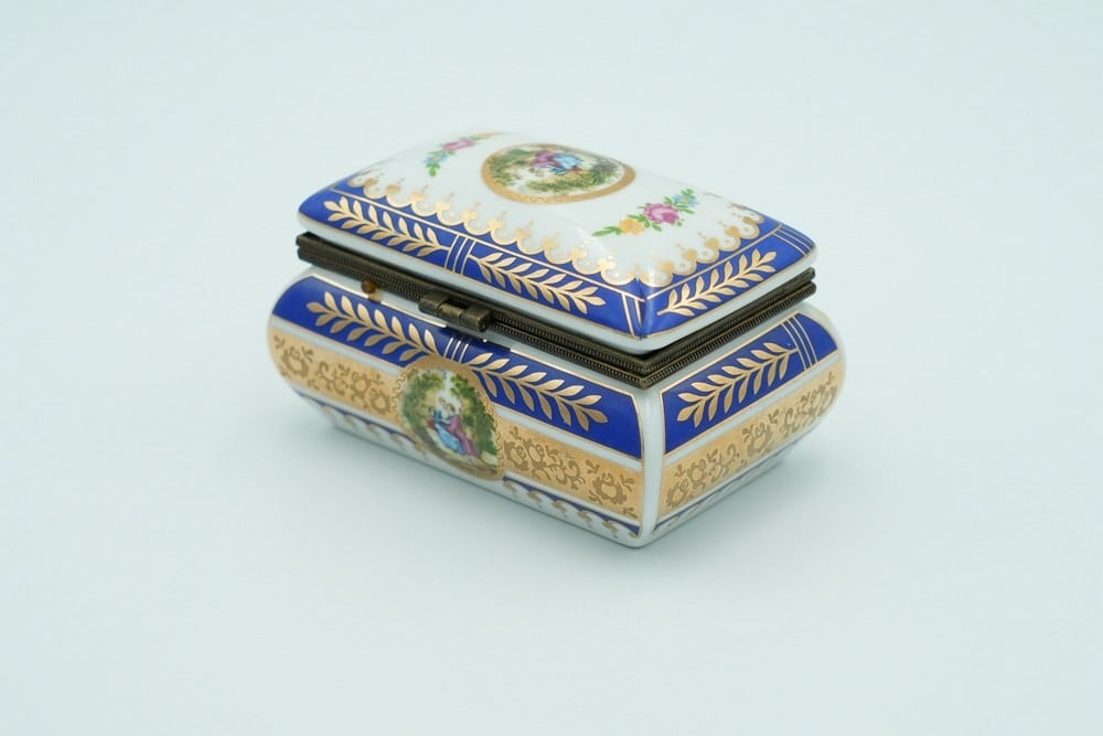 Porcelain Jewelry Box - 4