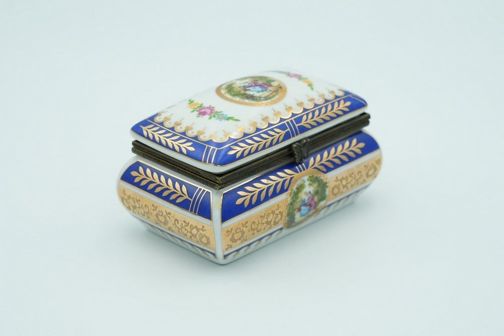Porcelain Jewelry Box - 3