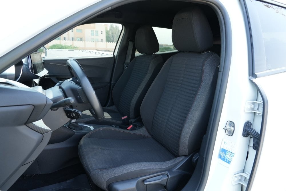 Peugeot 2008 SUV Model 2023, C-11165 - 9