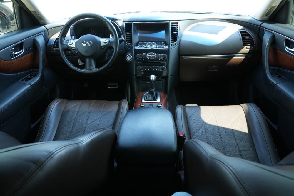 Infiniti QX70 SUV Model 2017, C-11154 - 8