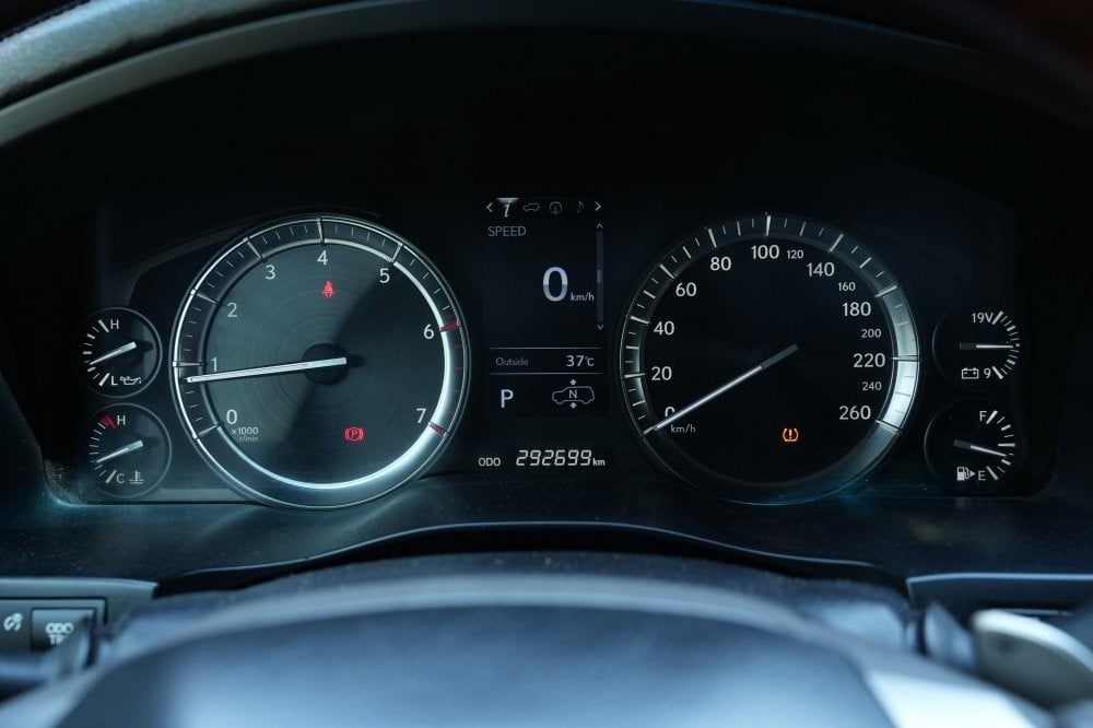 لكزس ال اكس 570 موديل 2016، Y-15761 - 10