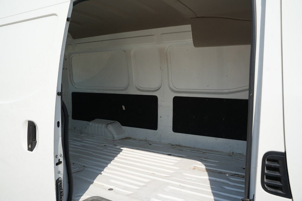 Nissan Urvan Van Model 2022, C-11135 - 8