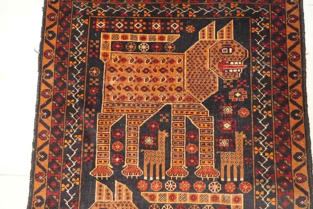 Antique Hand-Knotted Persian Iranian Rug – Lion Design - 1