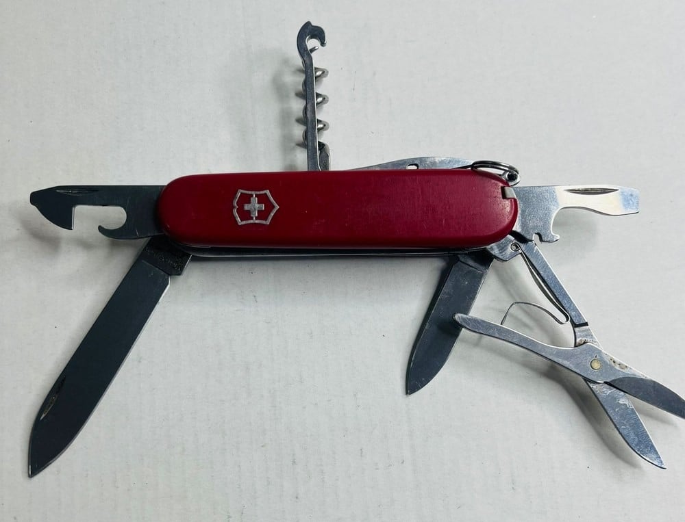 Set of 3 Victorinox Swiss Pocket Knives - 2