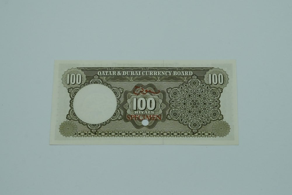 عملة ورقية قطر ودبي 1960 – فئة 100 ريال - 6