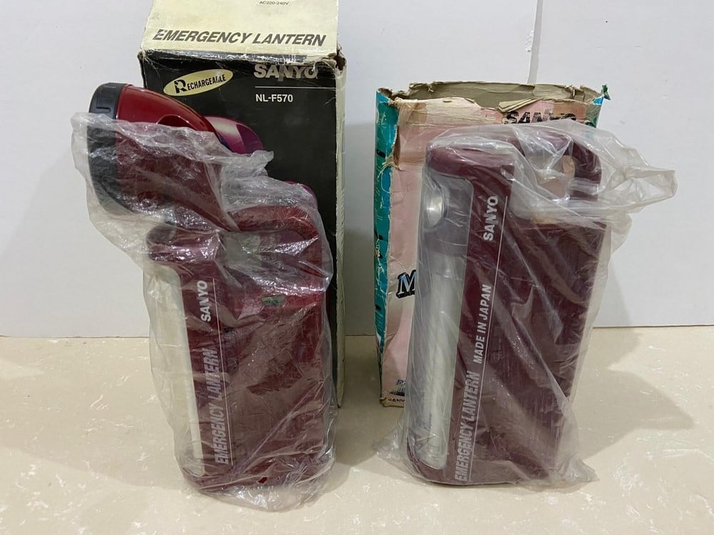 2 Old Stored Flashlight From The Brand Sanyo - 3