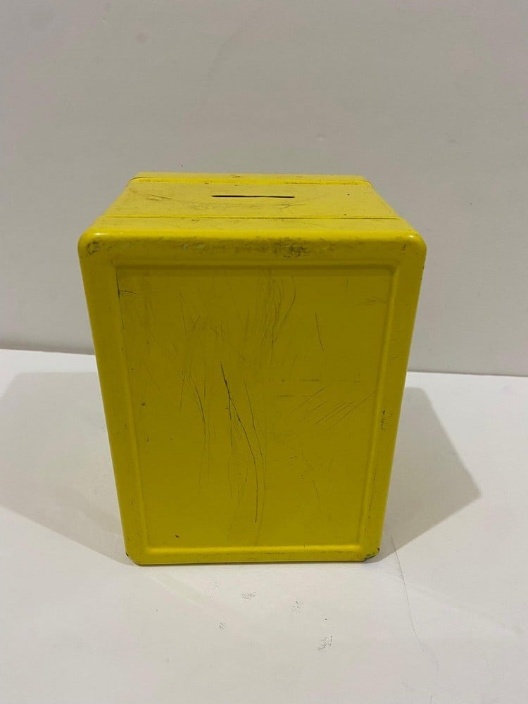 Small Metal Coin Bank Shaped Like A Safe (Tresor) - 5