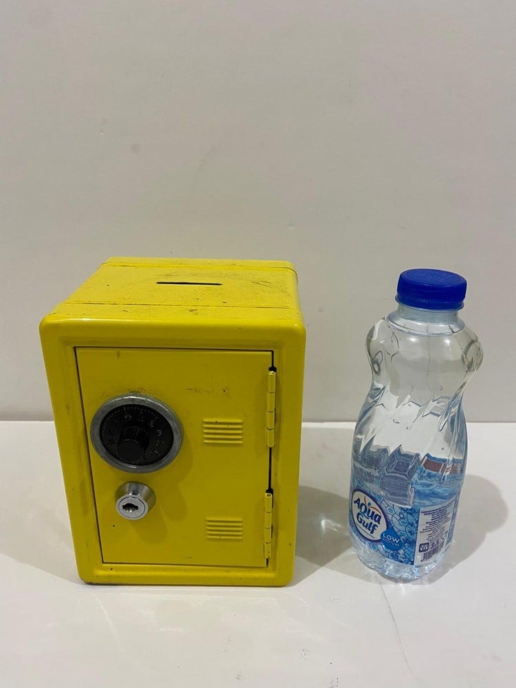 Small Metal Coin Bank Shaped Like A Safe (Tresor) - 2