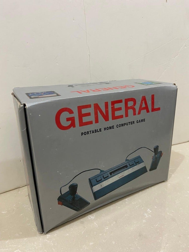 Old Atari Console Stored/Comes With The Original Box - 3
