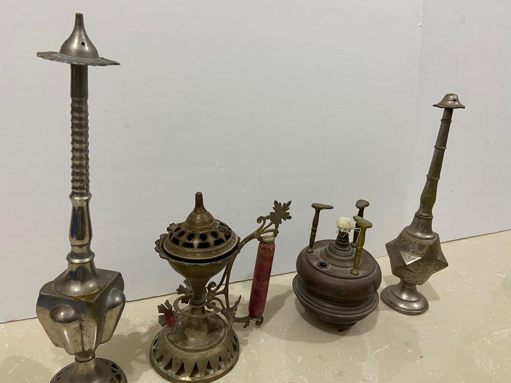 A Collection Of Heritage Artifacts And Collectibles Made Of Metal And Brass - 1