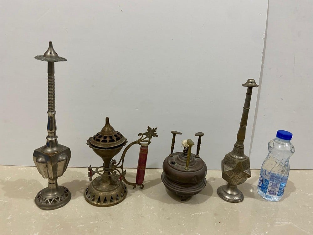 A Collection Of Heritage Artifacts And Collectibles Made Of Metal And Brass - 2