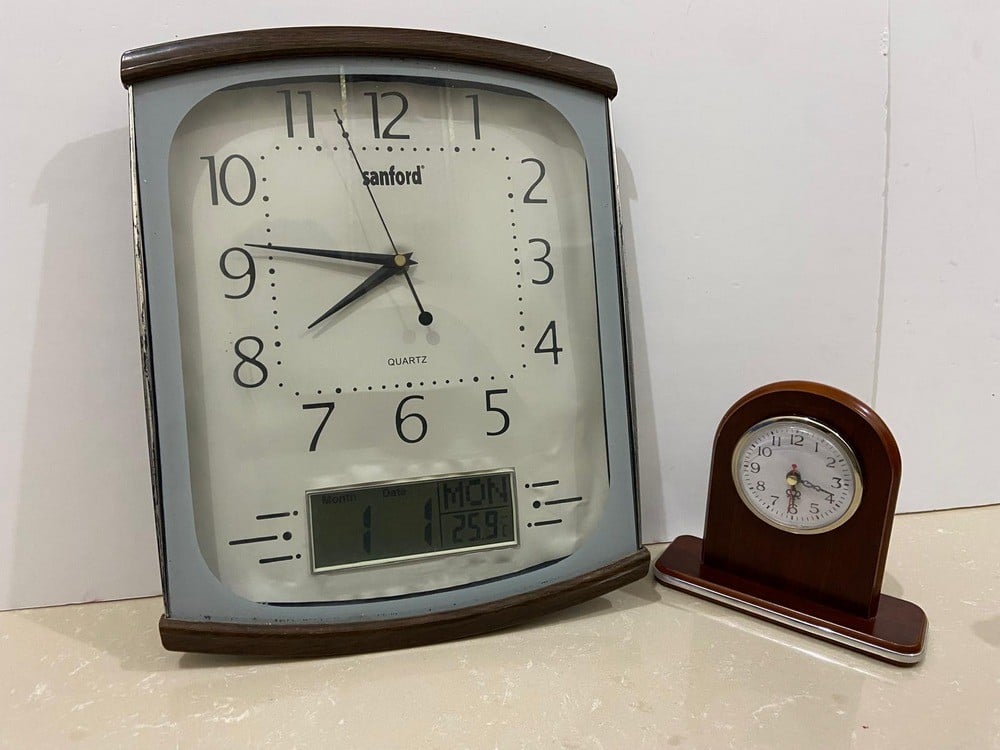 A Sanford-Branded Analog And Digital Wall Clock (It Seems To Be A Model Like Sf054Wc Or Something Similar) - 3