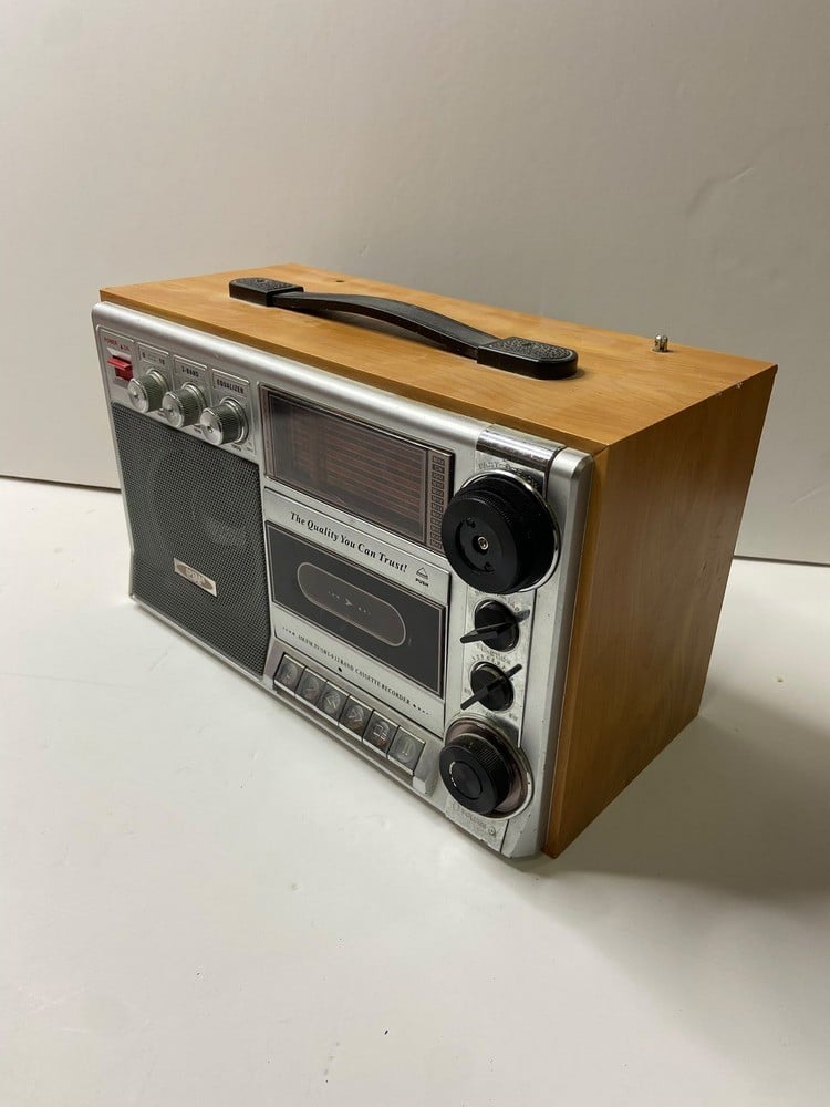 An Old Radio And Cassette Player With A Wooden And Silver Design - 3