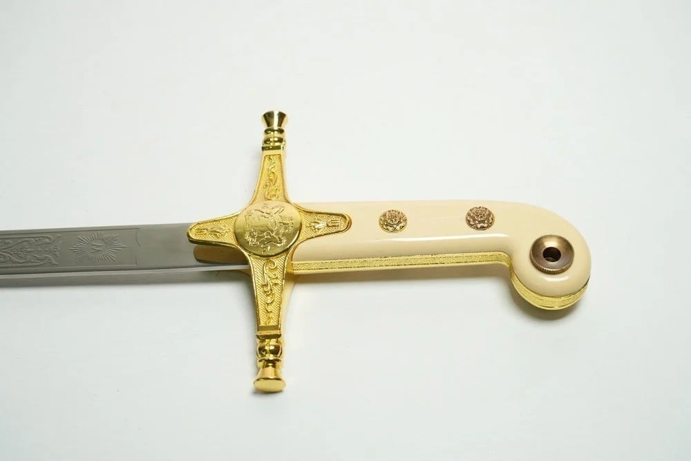 Distinctive Antiques Sword - 1 - 4