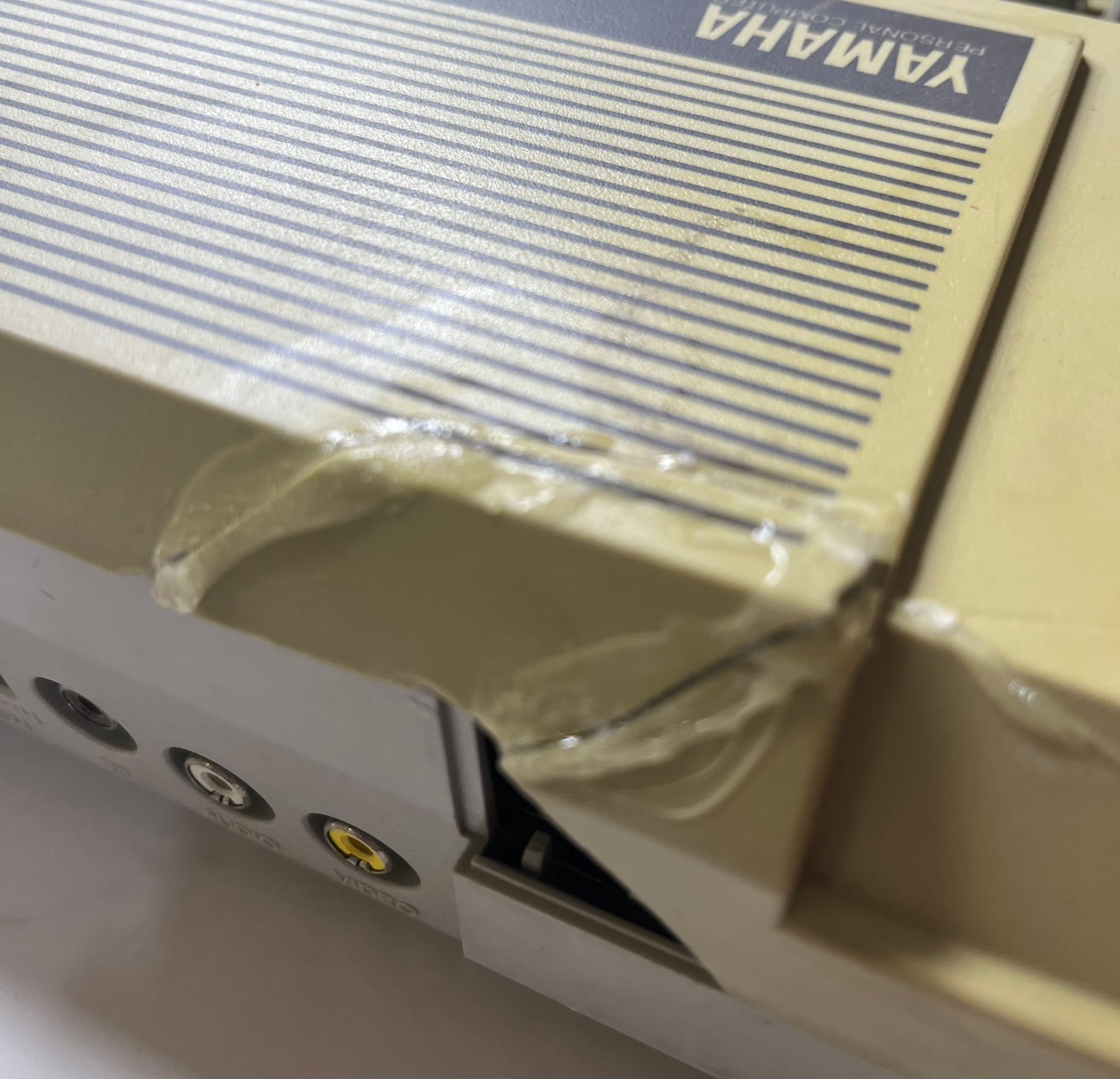 Sakhr Yamaha Ax-150 Msx Computer - 1