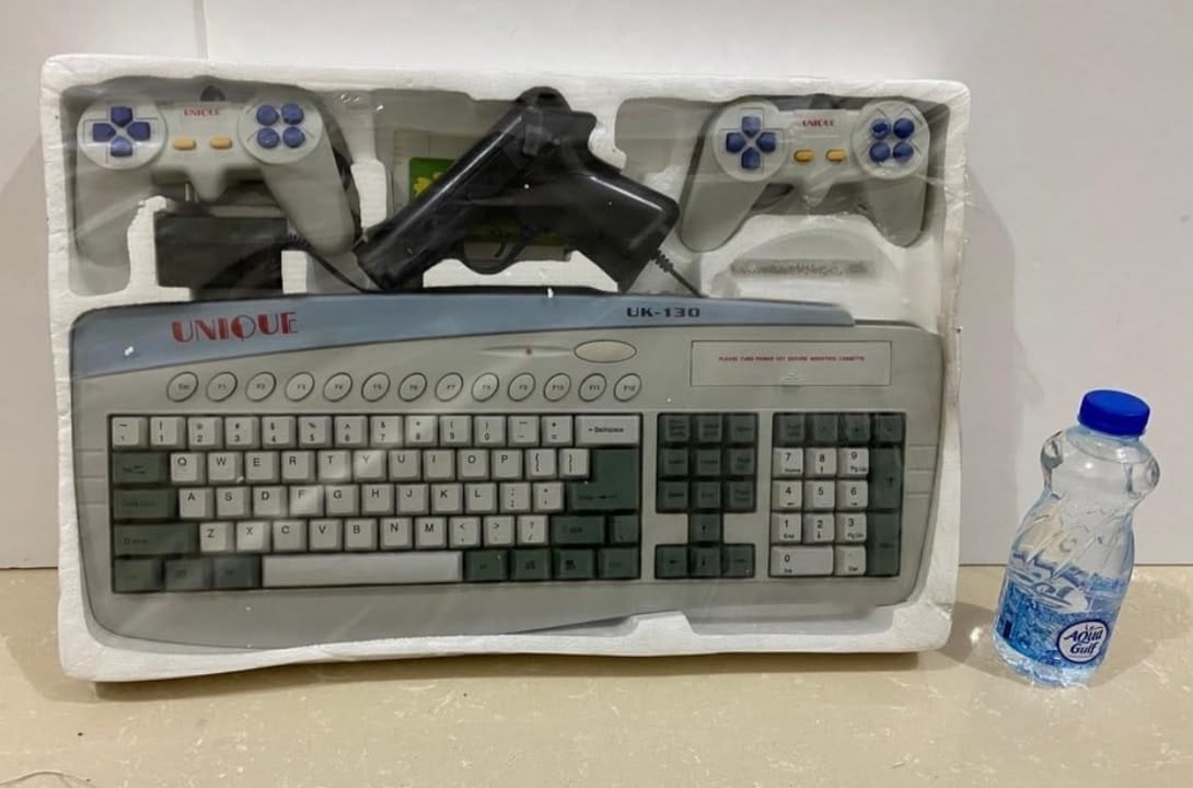 كمبيوتر العائلة التعليمي القديم – Famicom Clone - 3