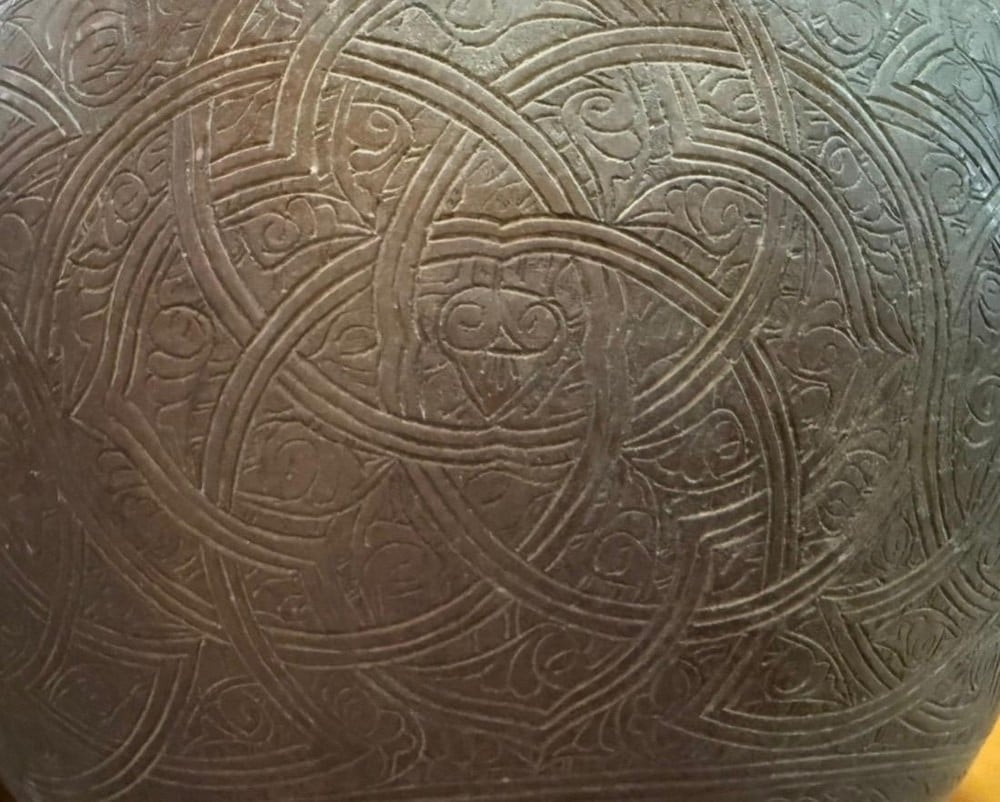 A Ceremonial Vessel Made Of Heavy Brass - 5