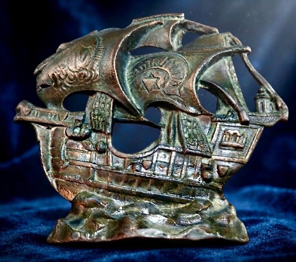 An Antique Santa María Ship Model - 11