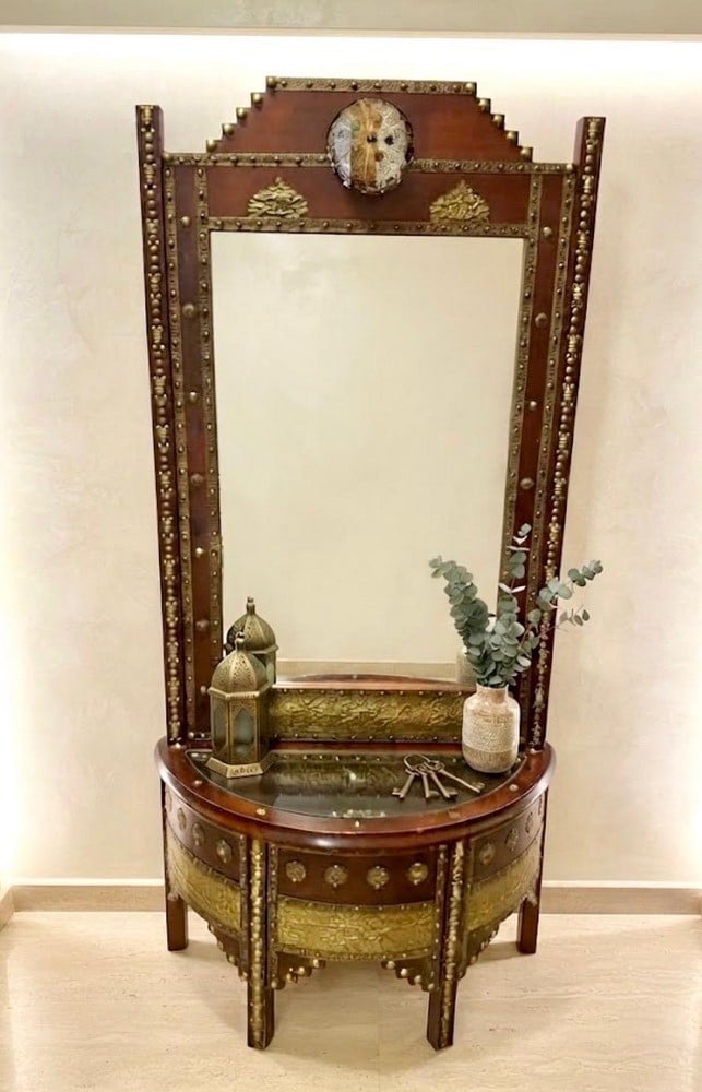 An Authentic Oriental-Style Arabesque Console - 13