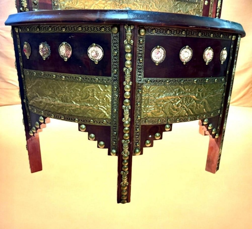 An Authentic Oriental-Style Arabesque Console - 3