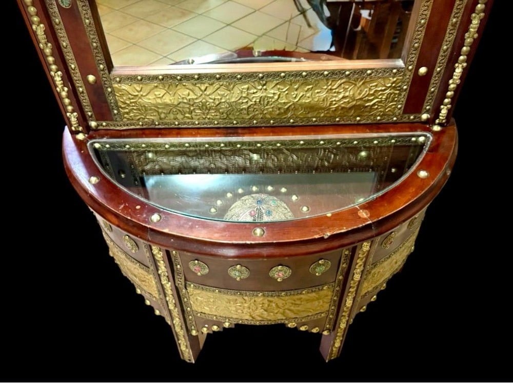 An Authentic Oriental-Style Arabesque Console - 12
