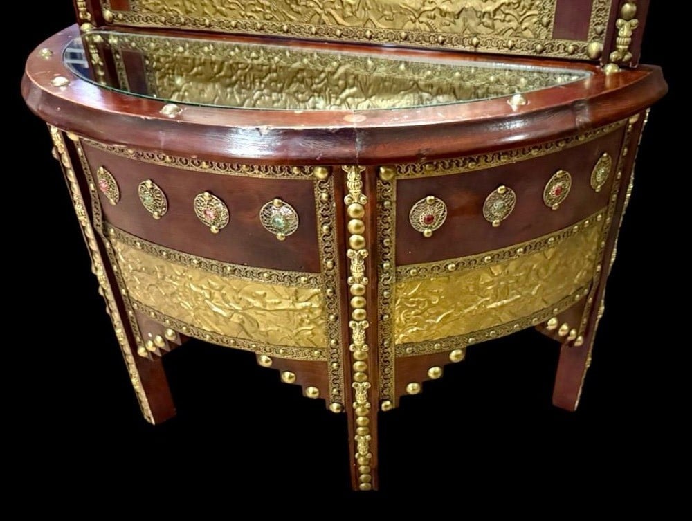 An Authentic Oriental-Style Arabesque Console - 2