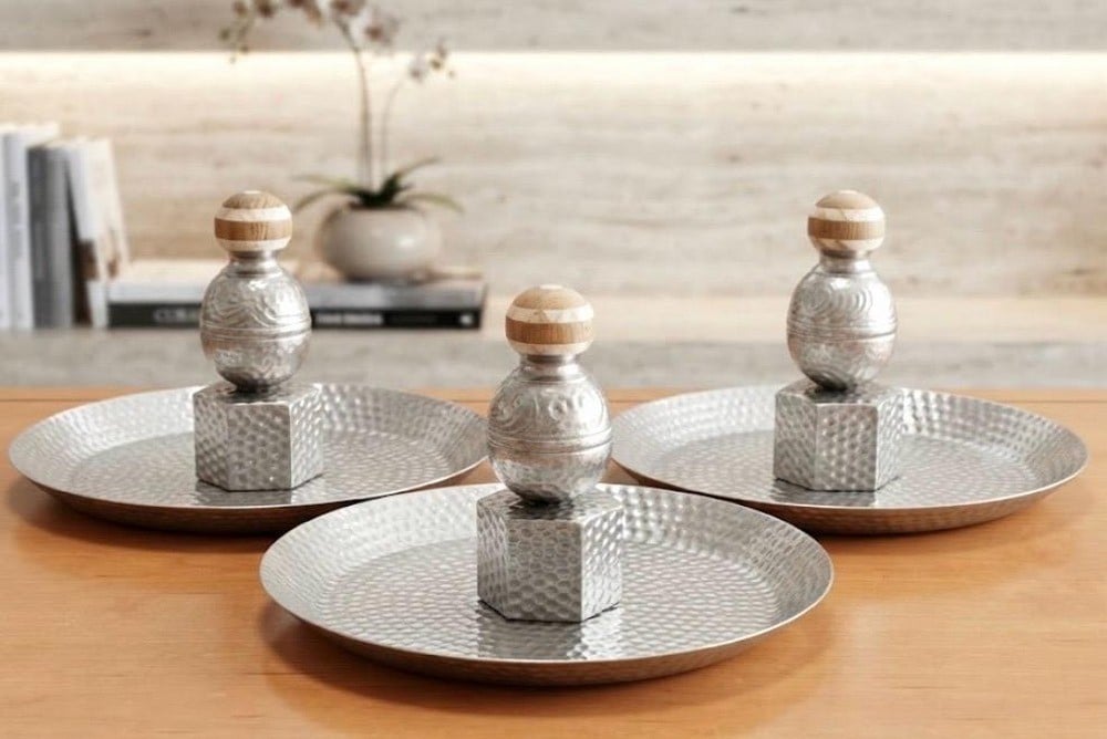 A Unique Set Of Three Hand-Engraved Metal Trays - 1
