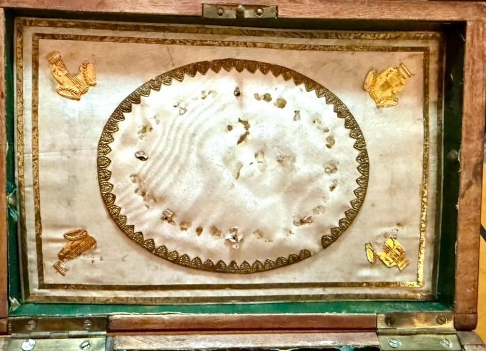 Antique Wooden Jewelry And Souvenir Box - 3