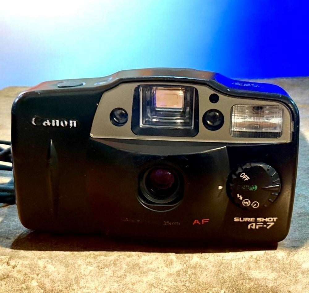 The Iconic Camera: Canon Sure Shot Af-7 - 4
