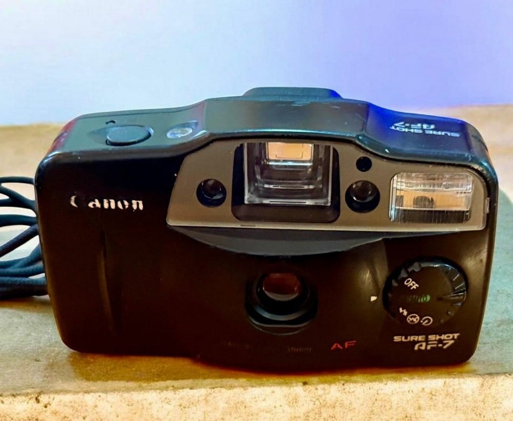 The Iconic Camera: Canon Sure Shot Af-7 - 1
