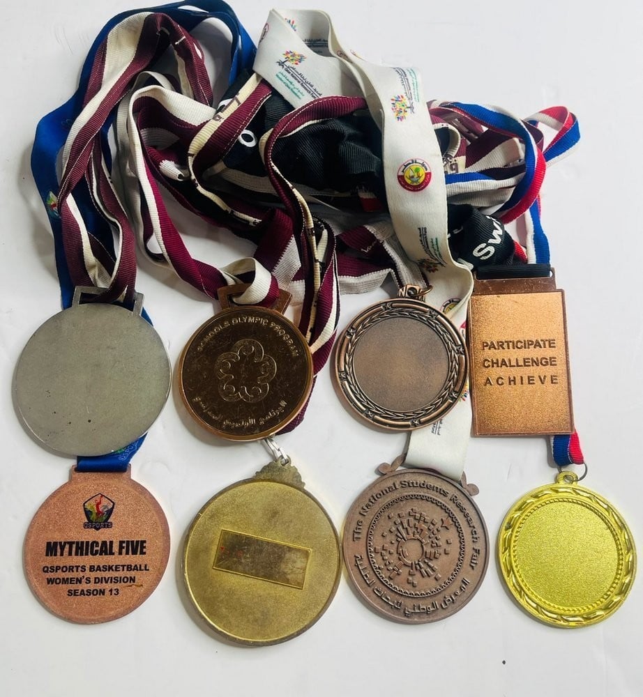 Set of 8 Vintage Qatari Commemorative Medals - 4