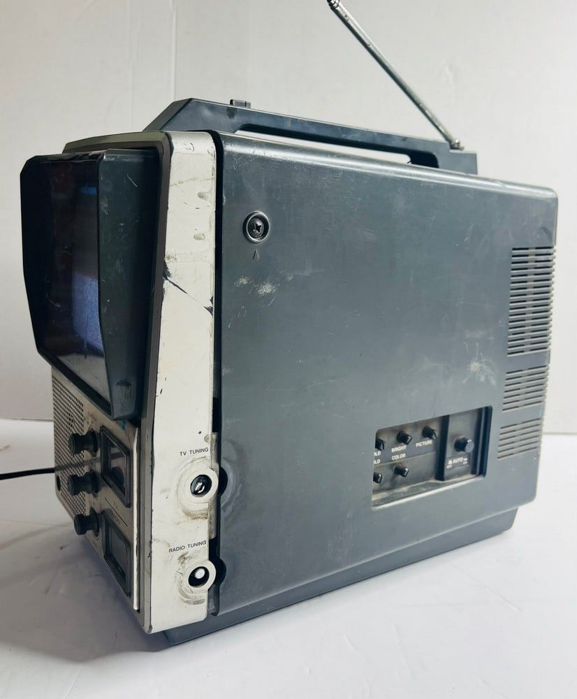 Vintage Orion 77152 Portable TV and Radio - 3