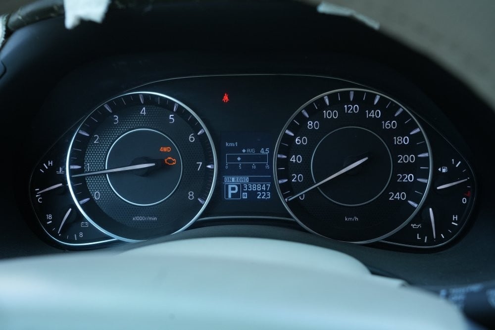 نيسان باترول موديل 2012، Y-15897 - 10