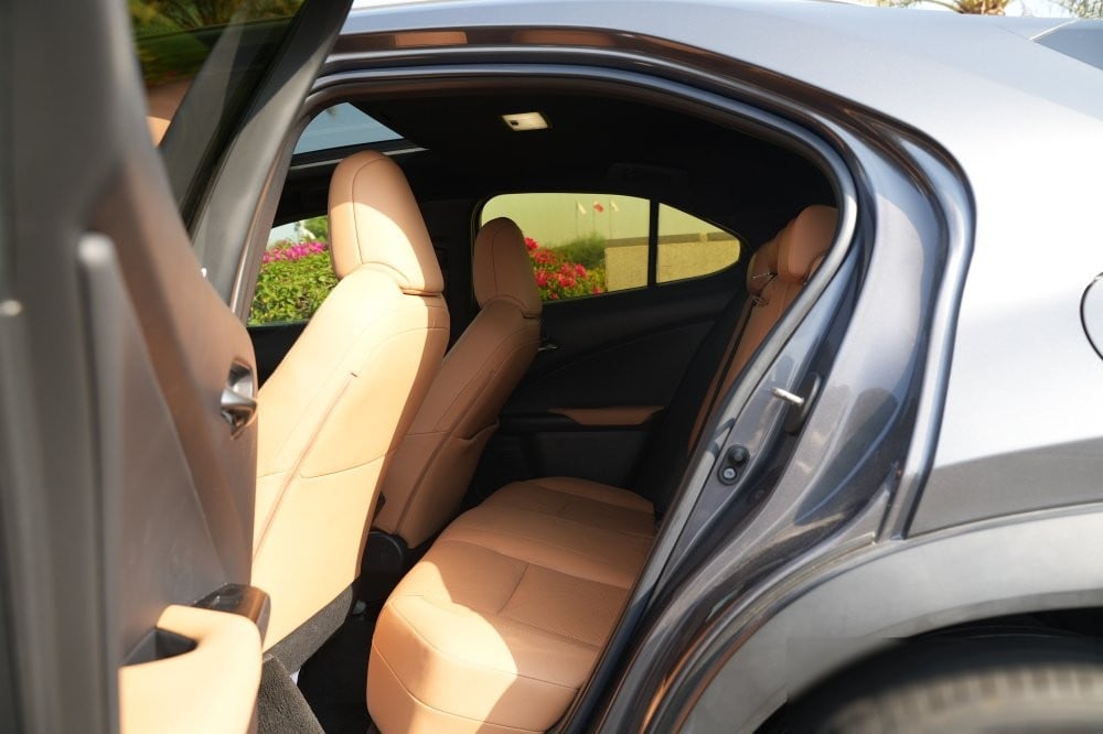 لكزس UX 200 موديل 2023، Y-15898 - 9