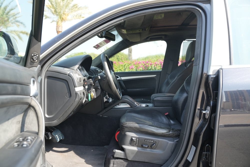 بورشه كايين جي تي إس موديل 2009، Y-15858 - 8