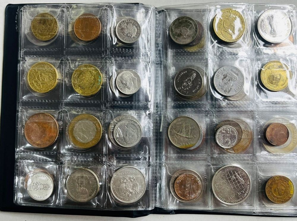 Album of 120 Vintage Coins - 14 - 8