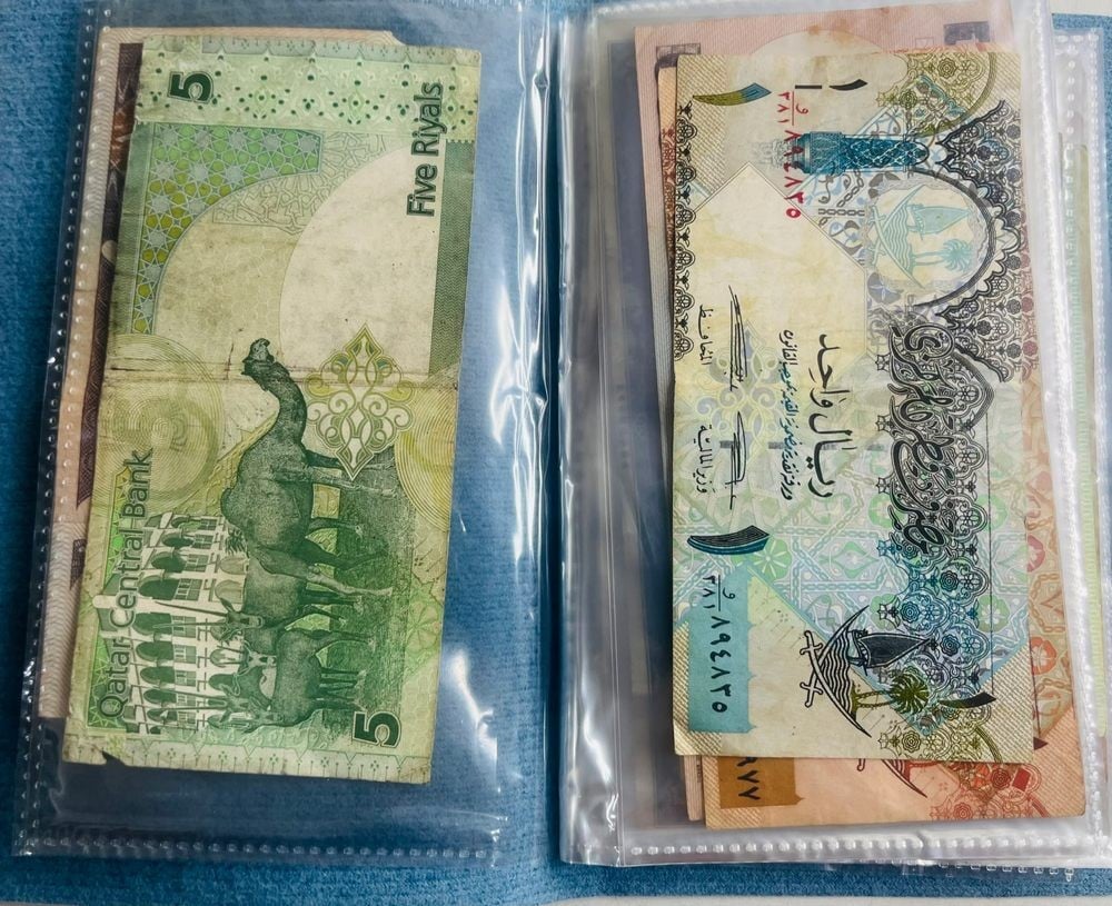 Album of 50 Vintage Assorted Banknotes - 3 - 1