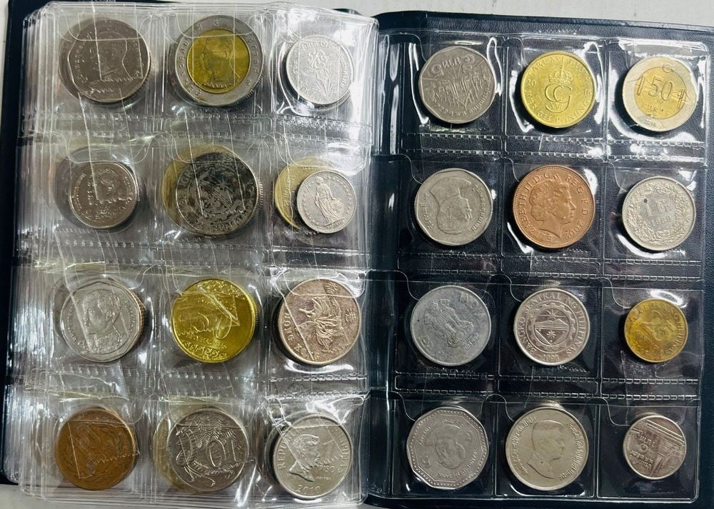 Album of 120 Vintage Coins - 15 - 7