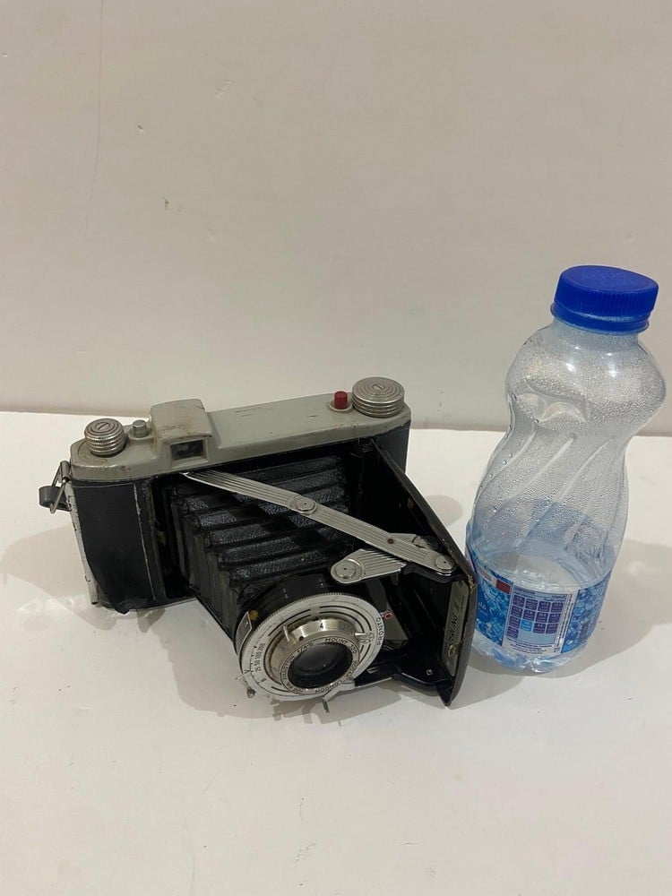 An Old Photographic Camera Of The Graflex Super Speed Graphic Type - 1