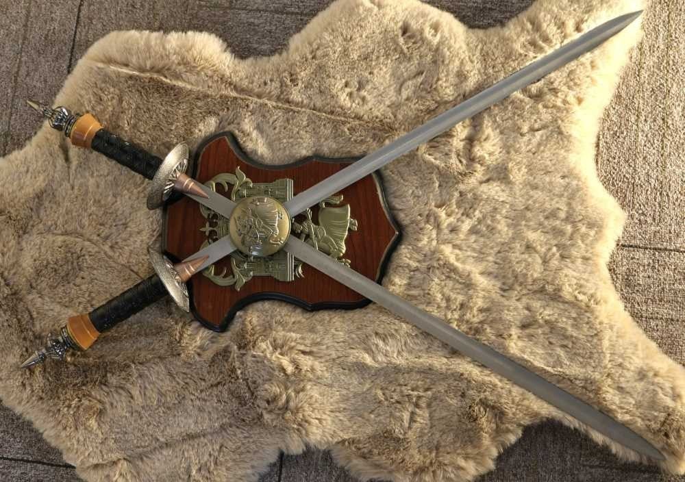 Distinctive Engraved Sword With A Wooden Base For Hanging, 2 Pieces - 8