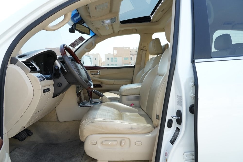 Lexus LX 570 SUV Model 2013, C-11235 - 5