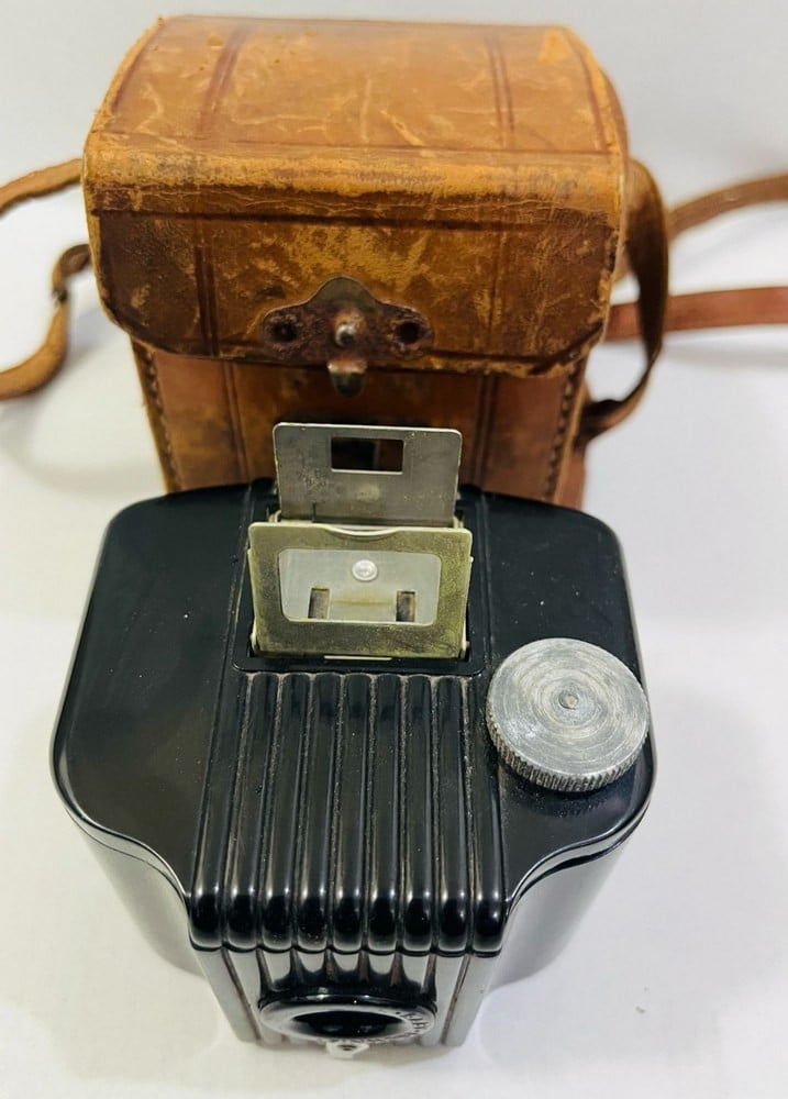 كاميرا Kodak Eastman قديمة مع كفرها الجلدي الأصلي - 1