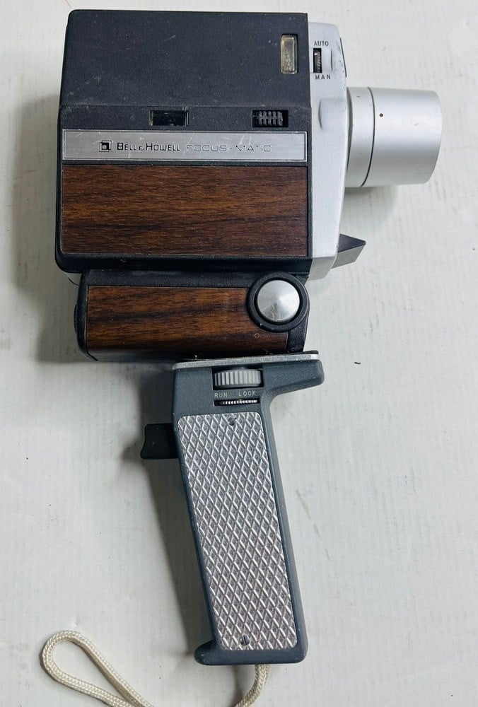 كاميرا سينمائية Bell & Howell Autoload 309 - 4