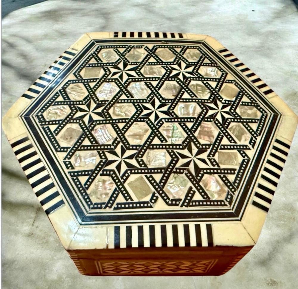 Handmade Jewelry And Collectibles Boxes - 12